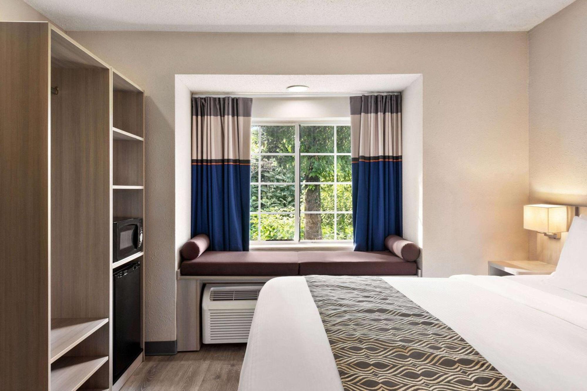 Microtel Inn & Suites By Wyndham Florence/Cincinnati Airpo Exterior photo