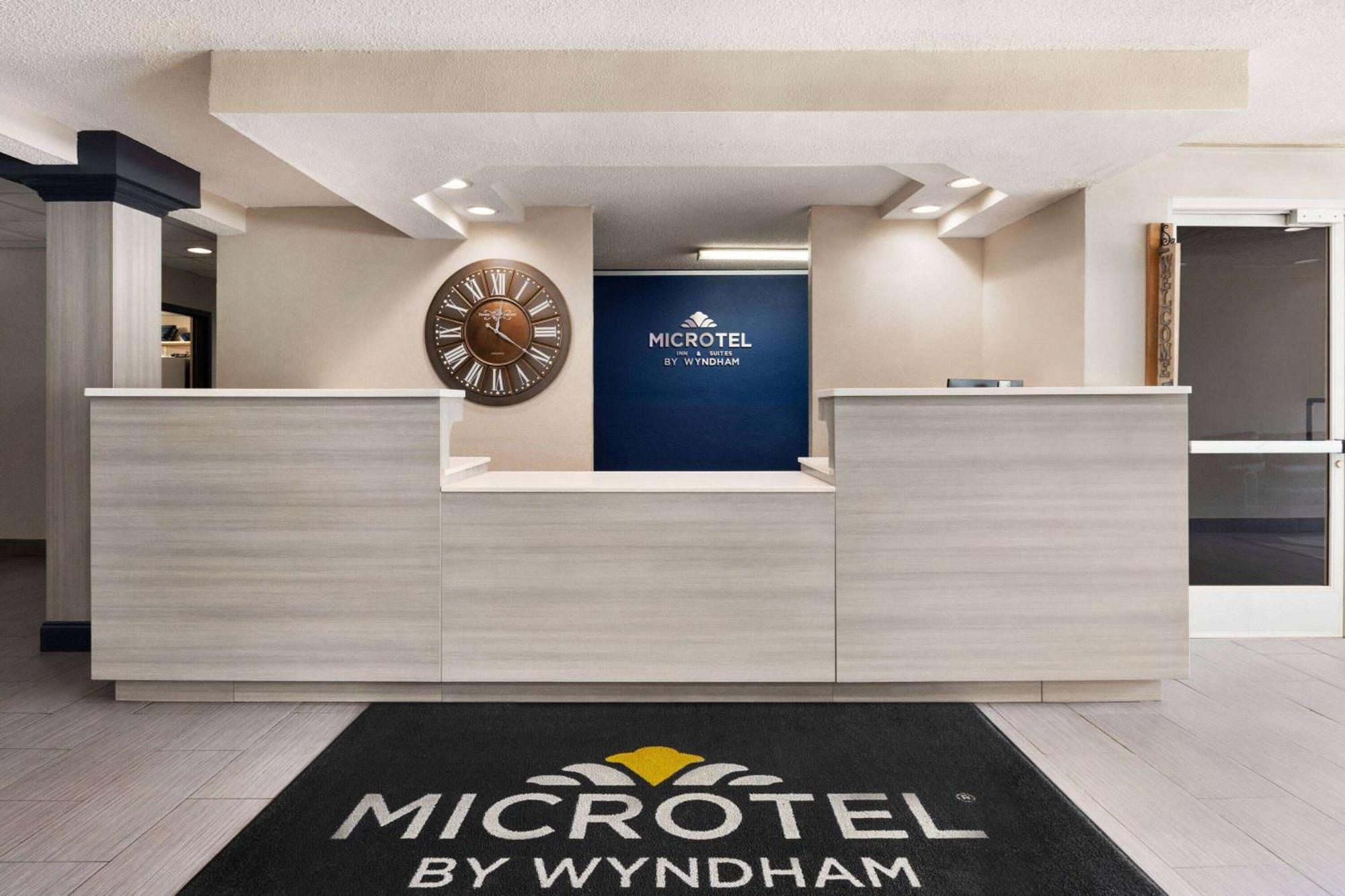 Microtel Inn & Suites By Wyndham Florence/Cincinnati Airpo Exterior photo