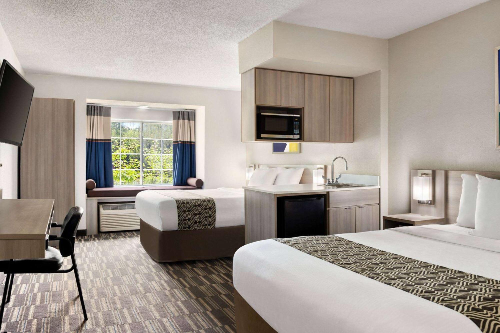 Microtel Inn & Suites By Wyndham Florence/Cincinnati Airpo Exterior photo